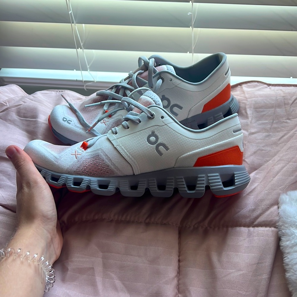 Women’s 8 Cloud X On clouds